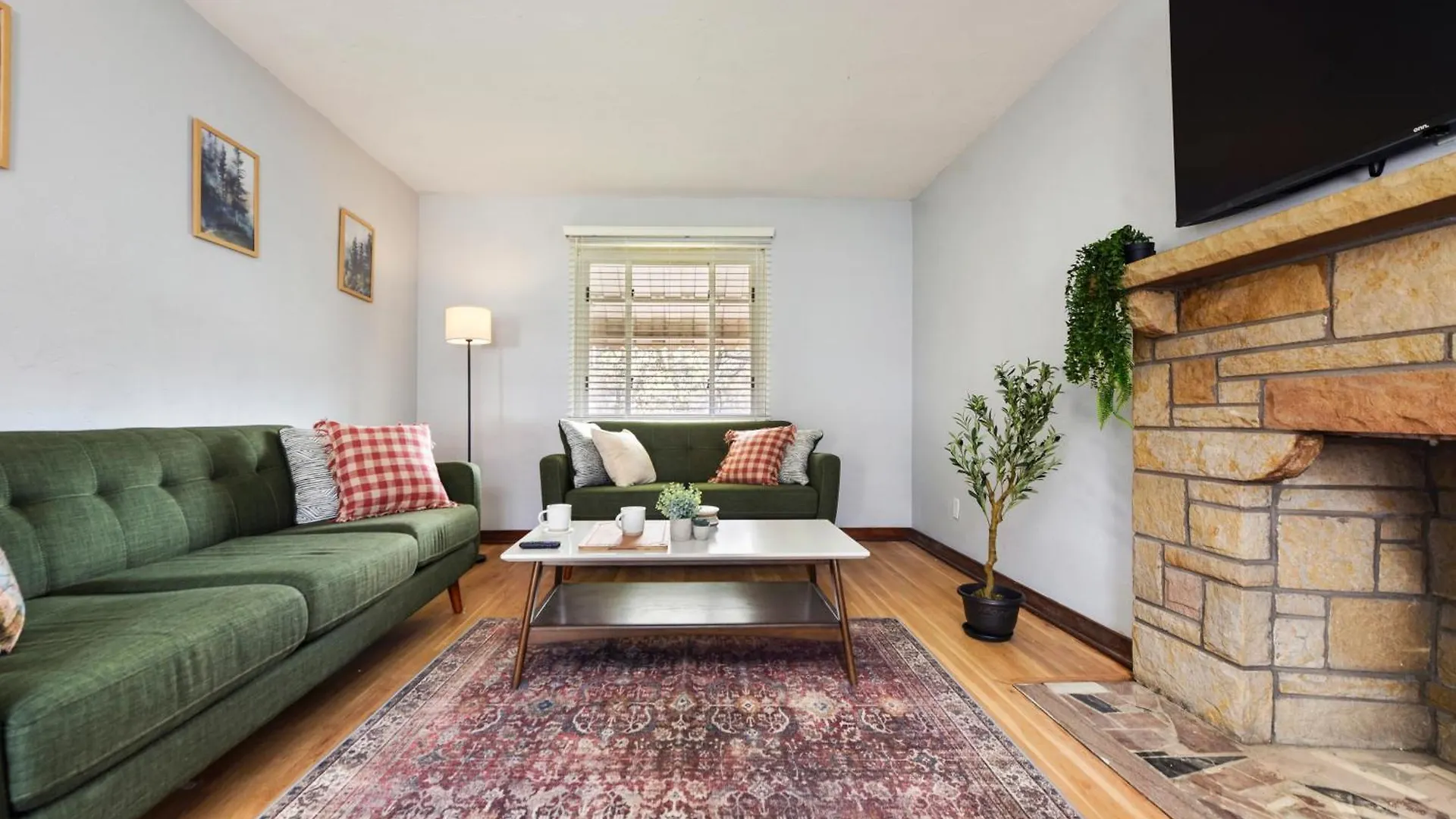 Cozy 3-Bedroom Family Home - Sleeps 8, Great Coffee Pittsburgh